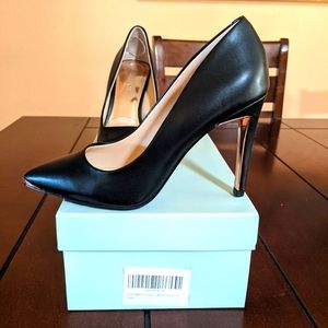 Jenn arbor black with gold pumps